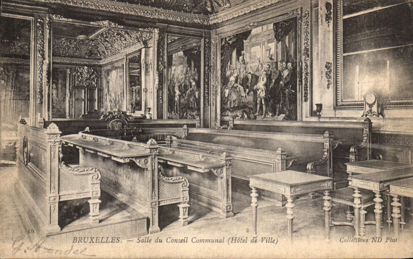 VINTAGE POSTCARD Brussels Room of the Town council