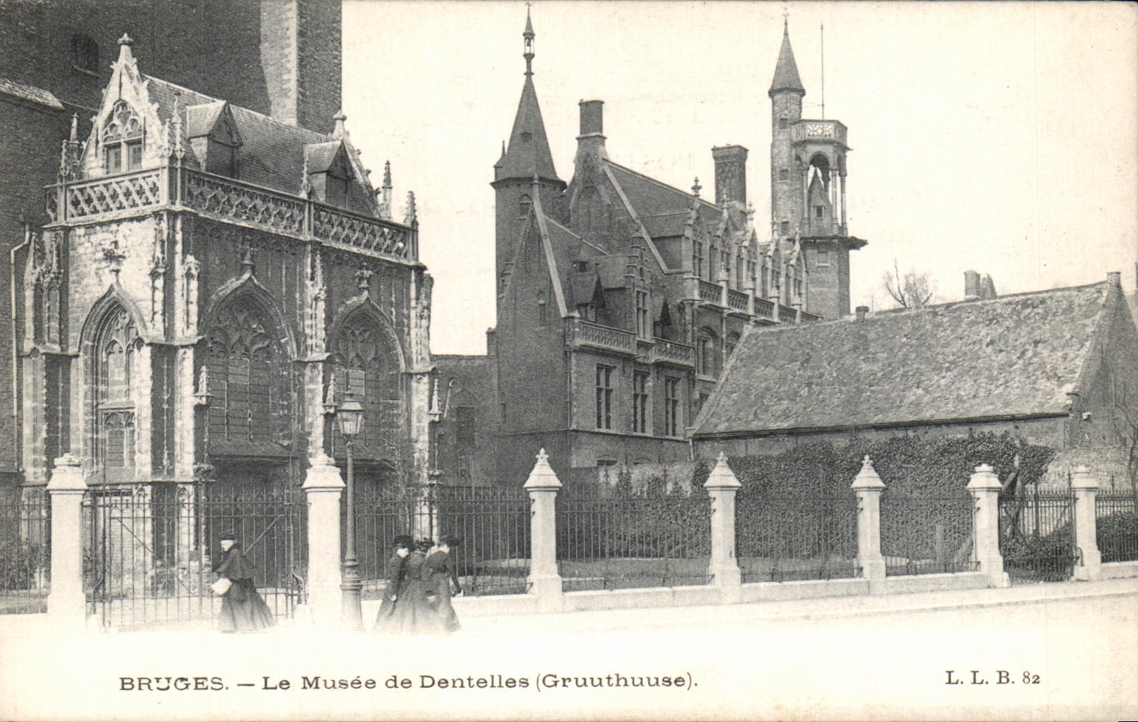 VINTAGE POSTCARD Bruges Museum Gruuthuuse the Lace