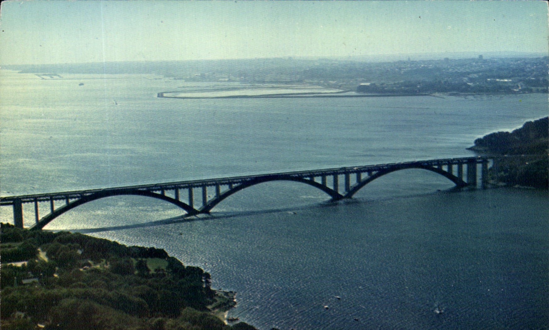 CPM La Bretagne En Couleurs Plougastel Daoulas Le pont Albert Louppe 