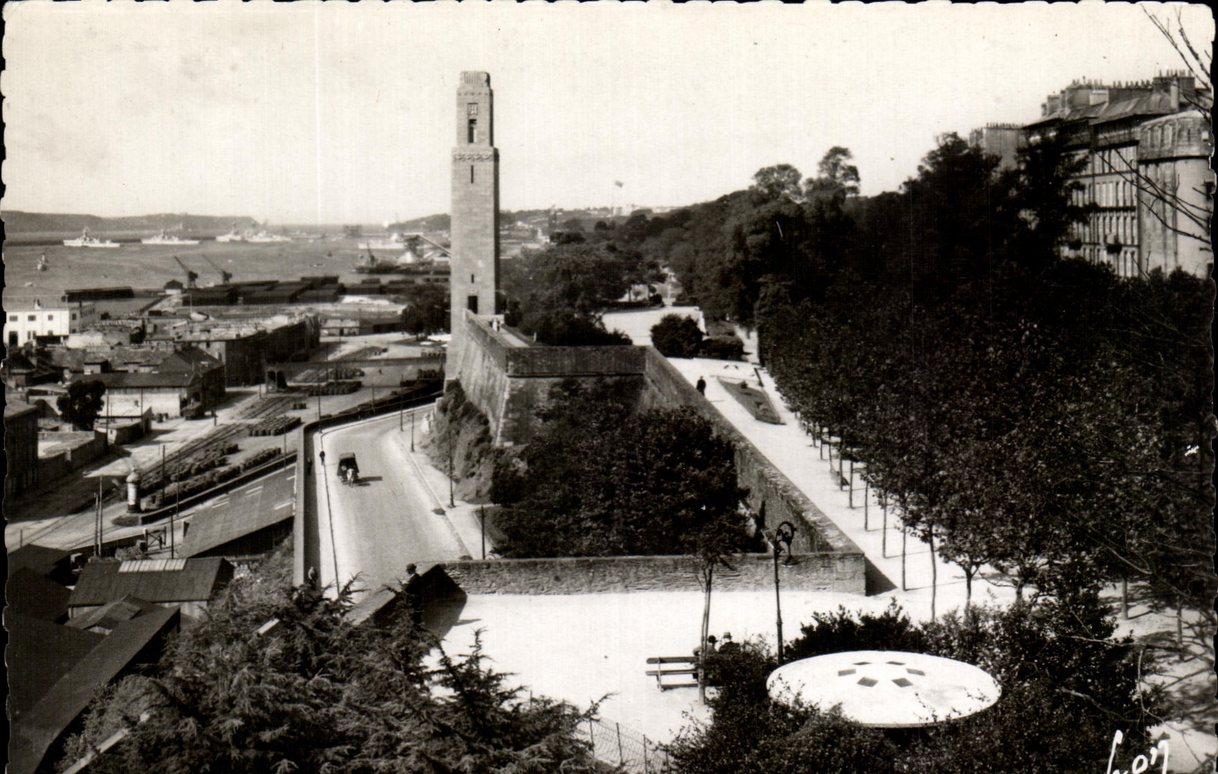 CPSM Brest Cours Dajot Monument commemoratif americain et la rade