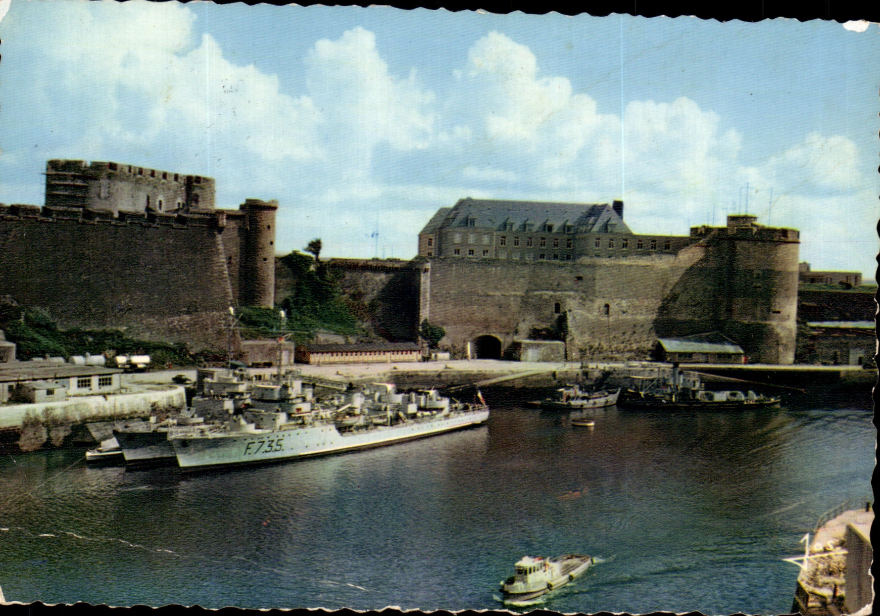 CPA La Bretagne En Couleurs Brest Le Cours D Ajot Et Le Chateau