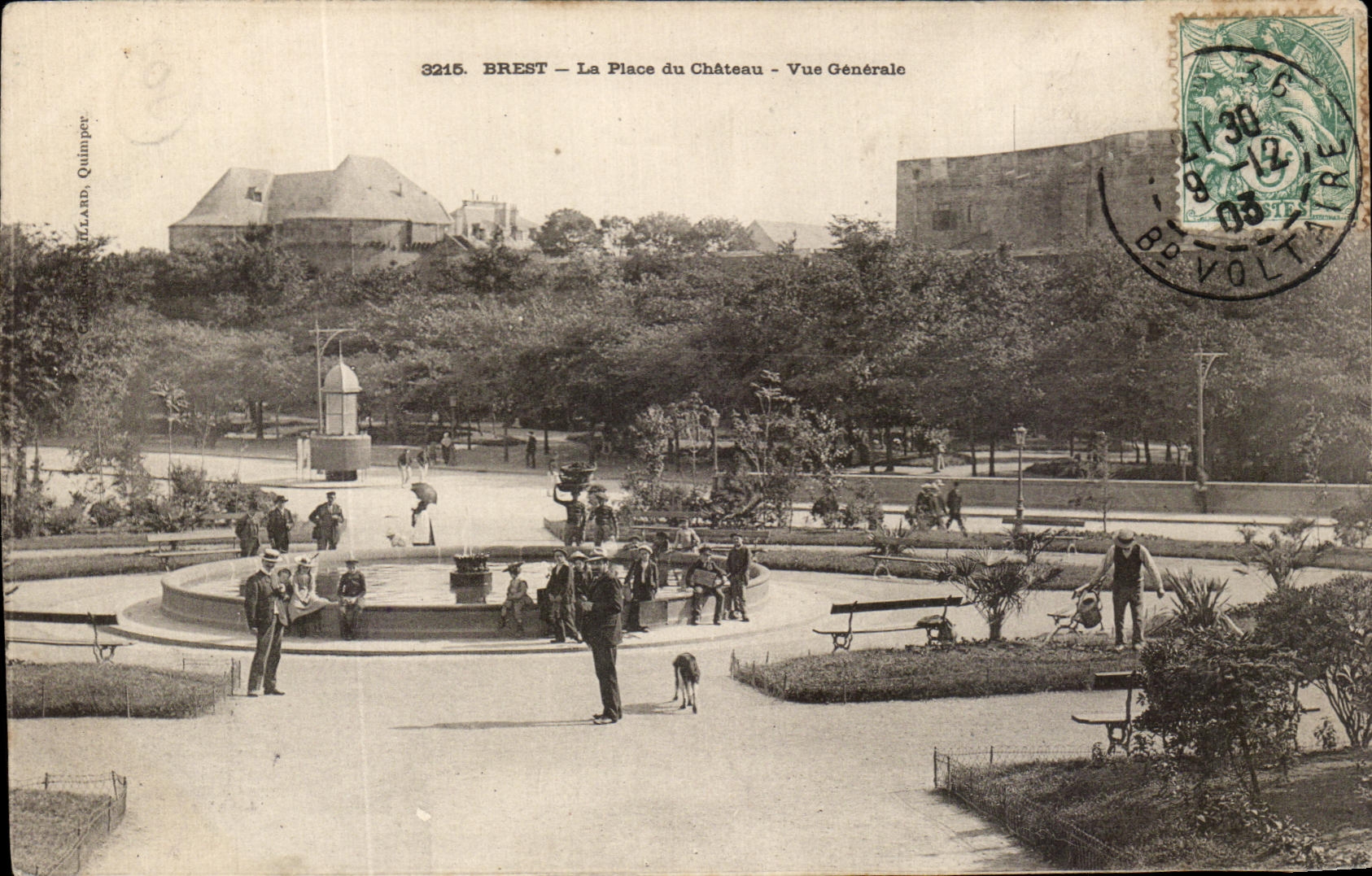 CPA Brest La Place du Chateau Vue Generale