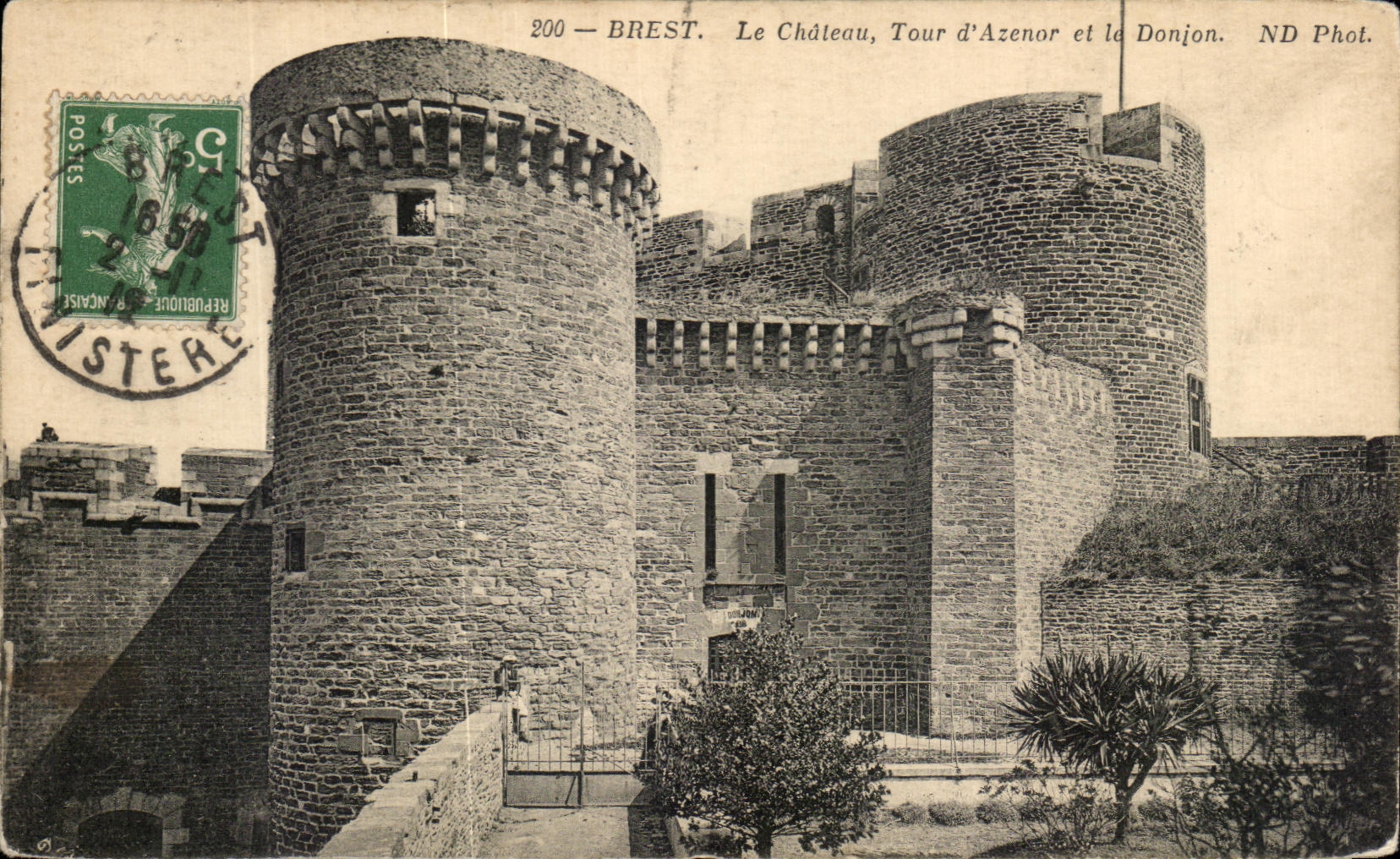 CPA Brest Le Chateau Tour D Azenor et Le Donjon 