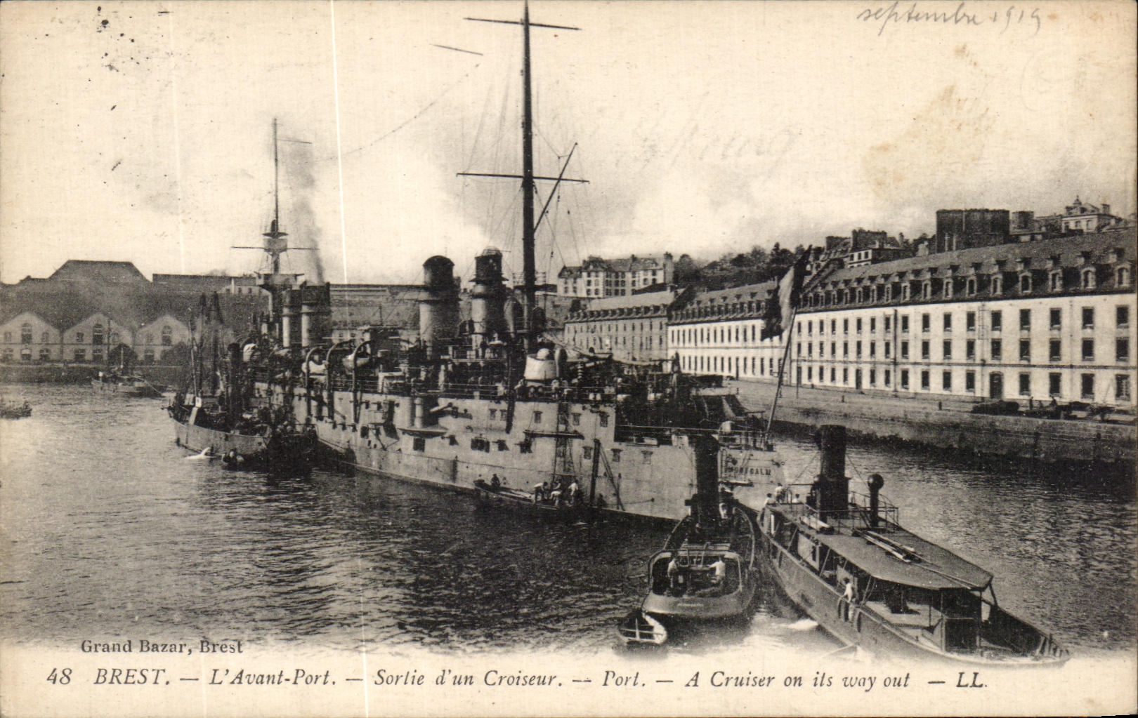 CPA Brest L Avant Port Sortie D Un Croiseur Bateau