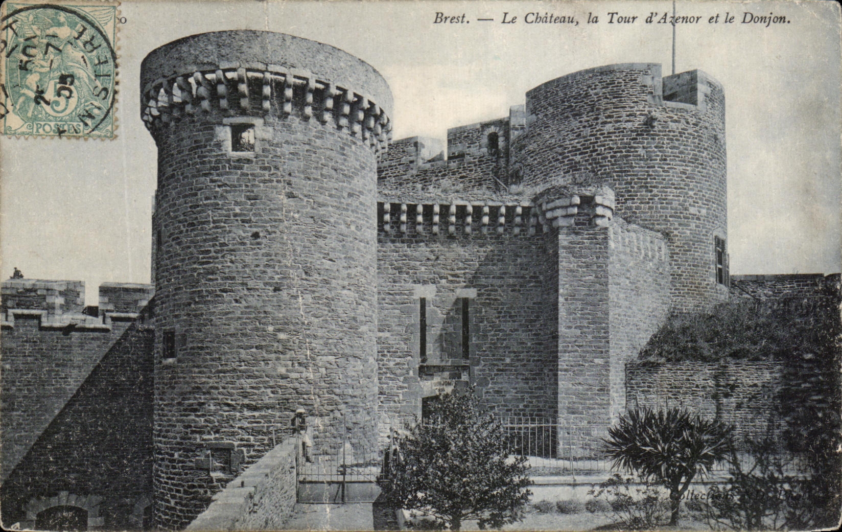 CPA Brest Le Chateau La Tour d Azenor Et le Donjon