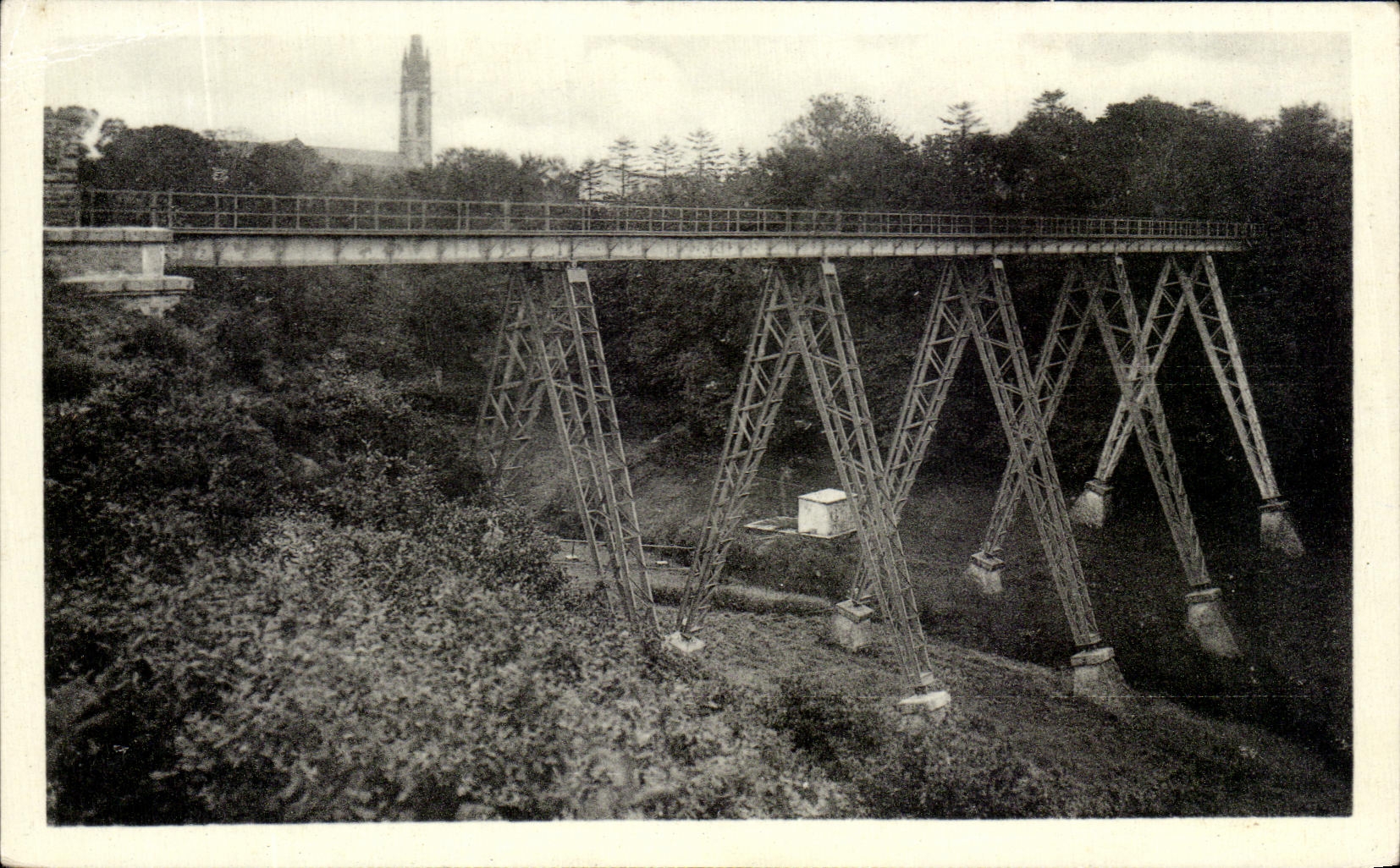 VINTAGE POSTCARD Lambezellec the Viaduct