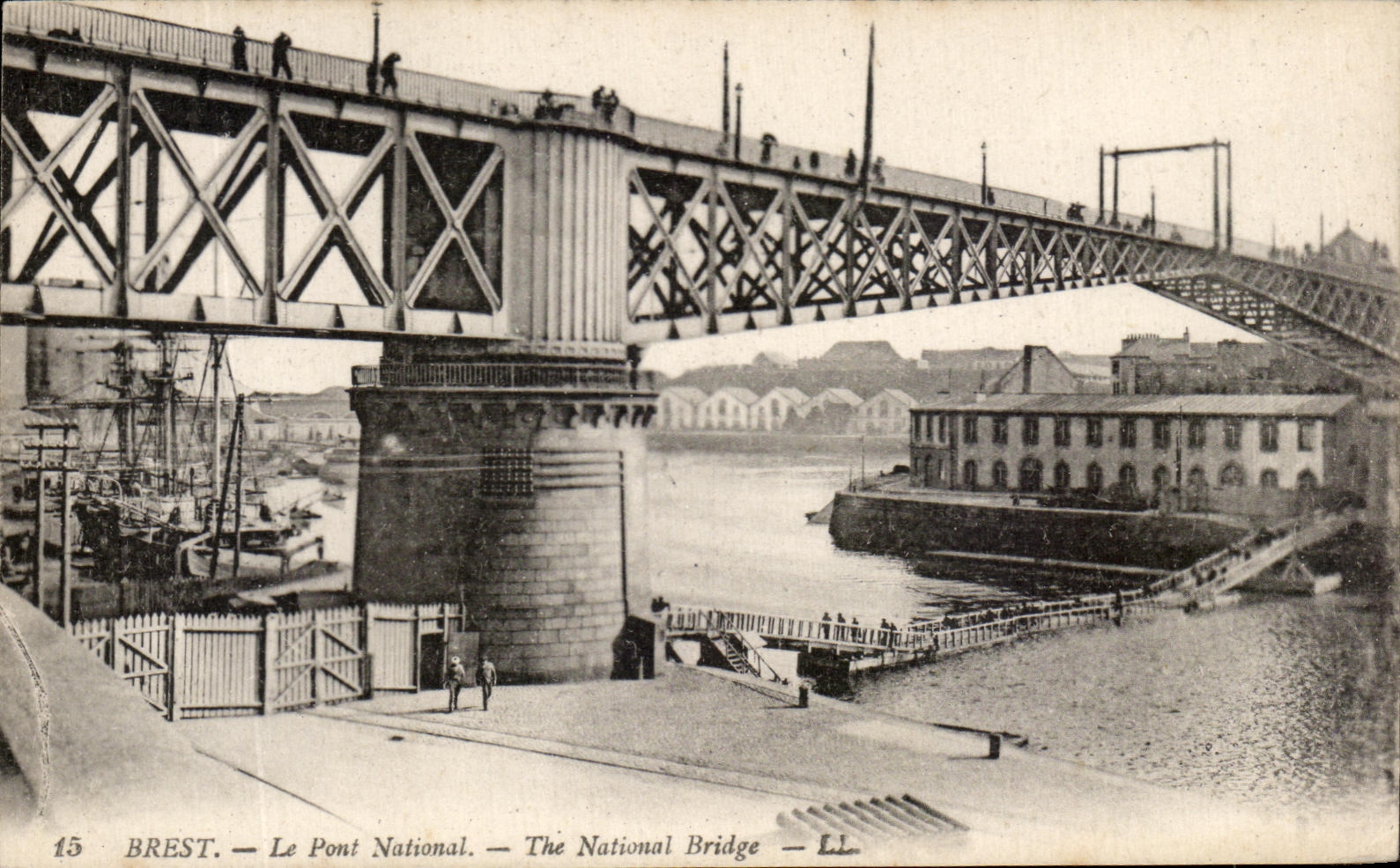 CPA Brest Le Pont National Bateaux