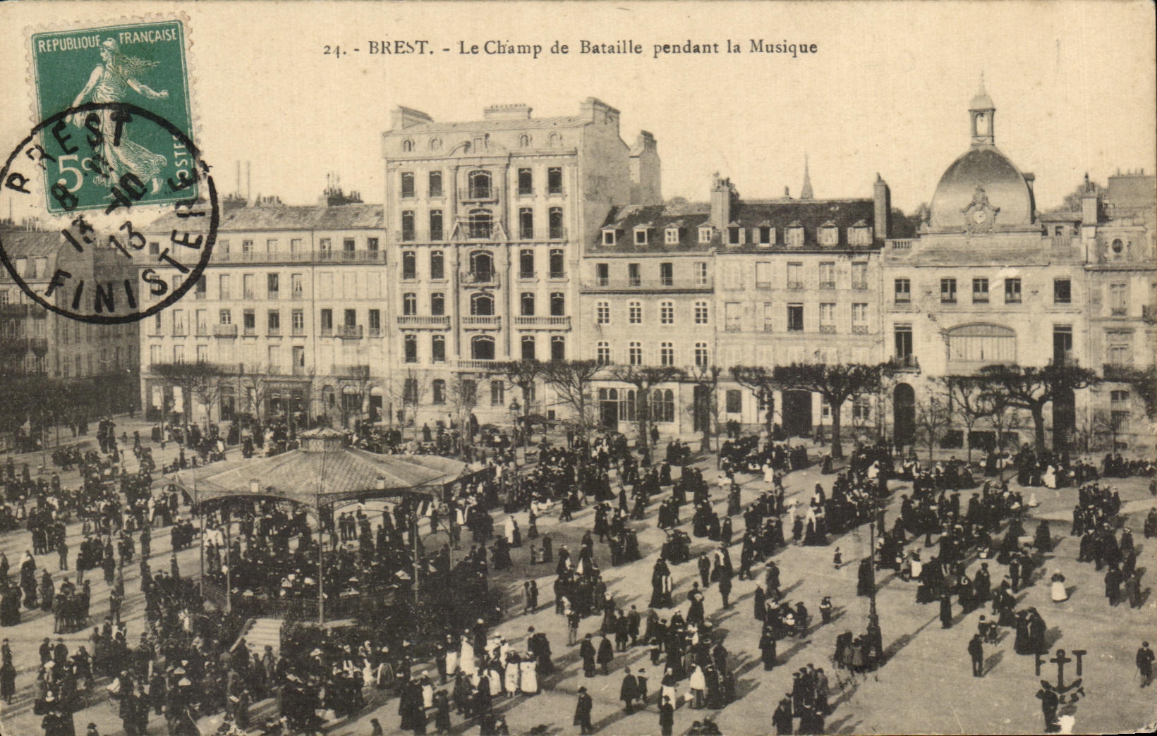 CPA Brest Le Champ De Bataille Pendent La Musique