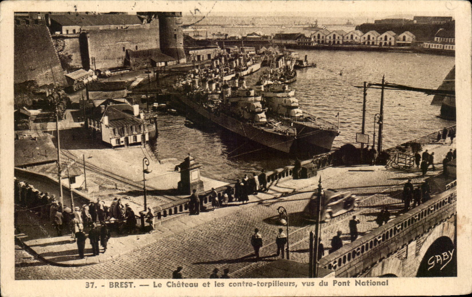 CPA Brest Le Chateau Et les Contre Torpilleurs Vus Du pont Natioanal Bateaux