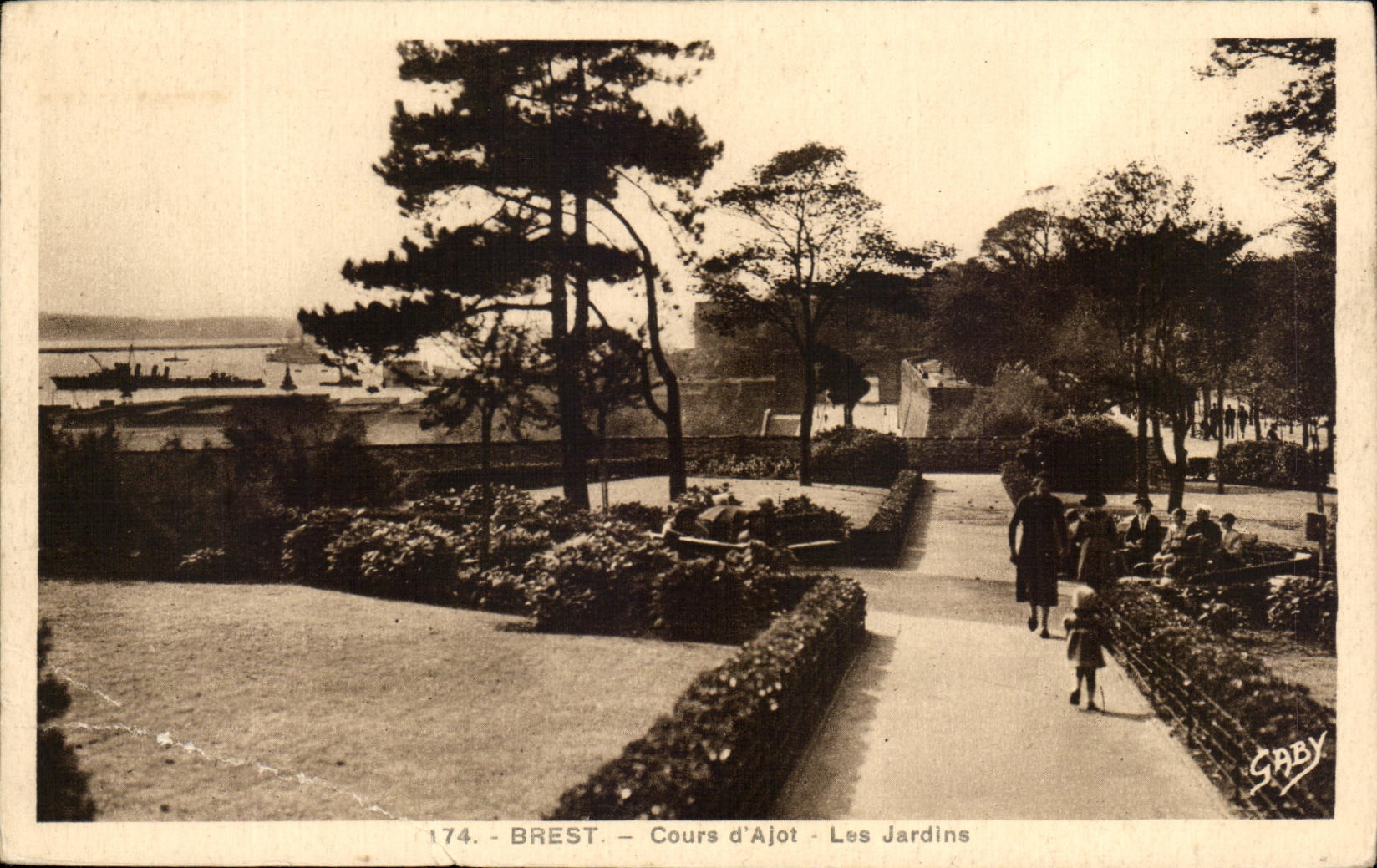 CPA Brest Cours D Ajot Les Jardins