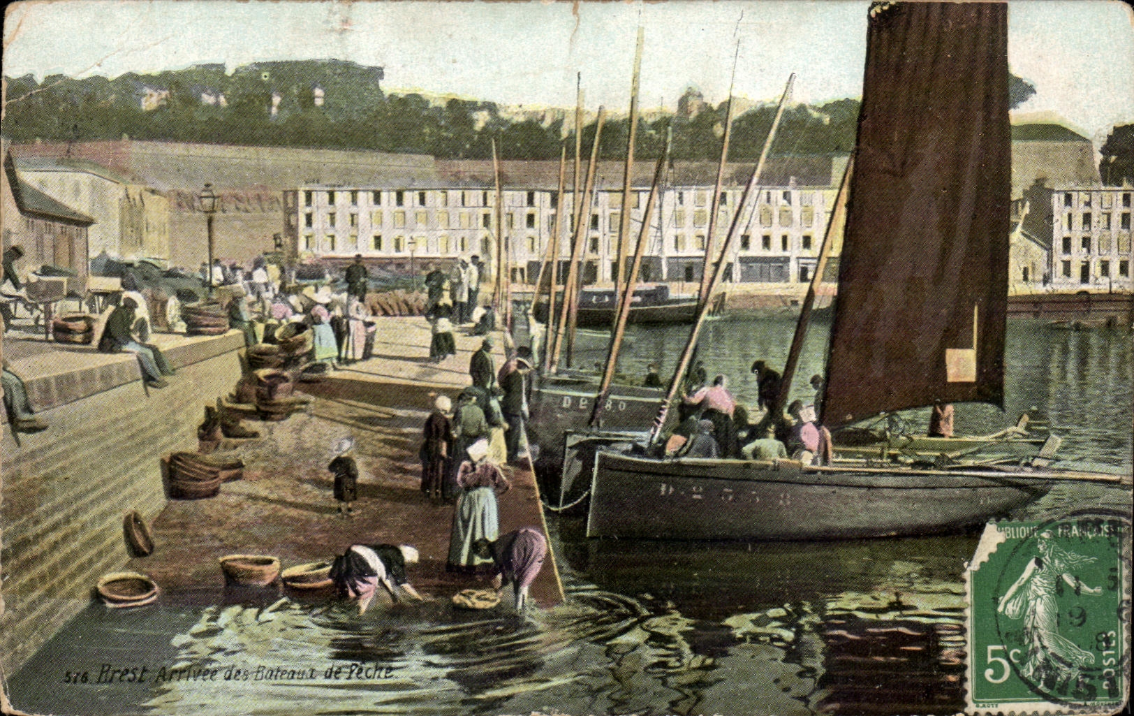 CPA Brest Arrive des Bateau De peche 