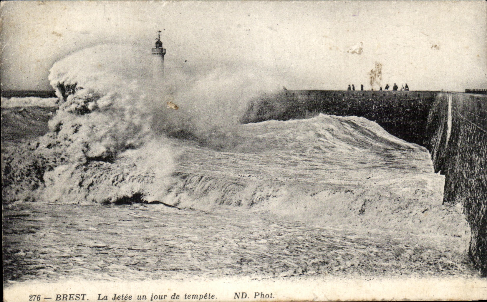 CPA Brest La Jetee Un Jour De Tempete Phare