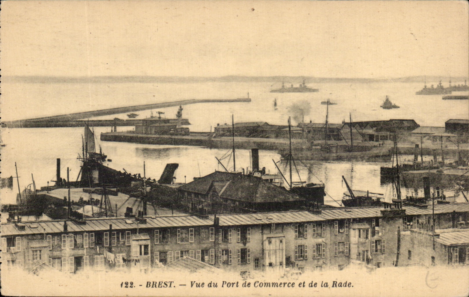 CPA Brest Vue DU Port De Commerce et De La Rade 
