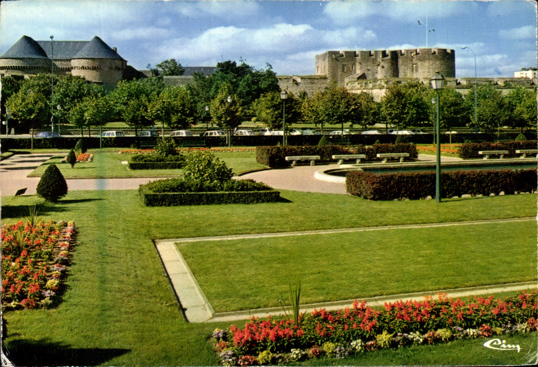 CPM Brest Le Chateau Prefecture Maritime Le square 