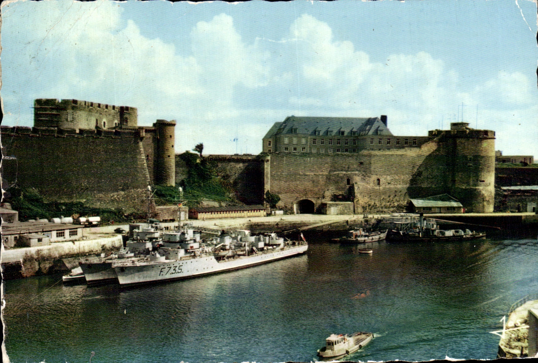 CPSM Brest Le Vieux Chateau Bateau