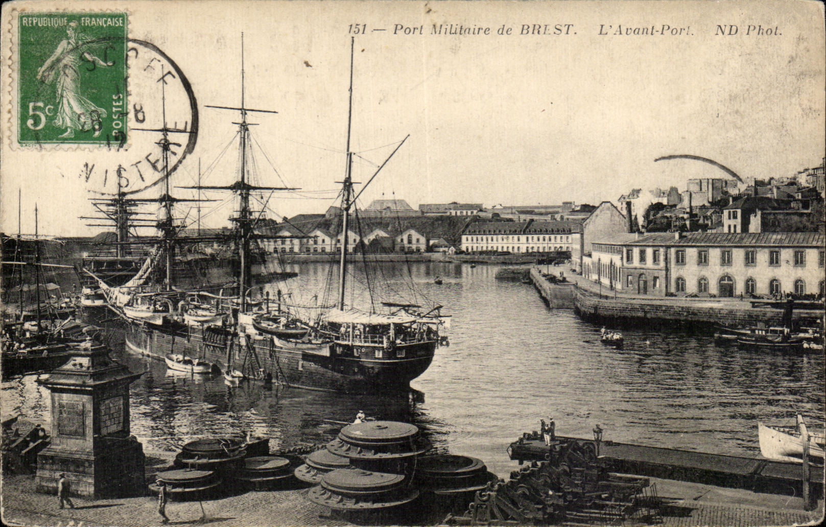 CPA Brest Port Militaire de L Avant Port Bateau Voilier