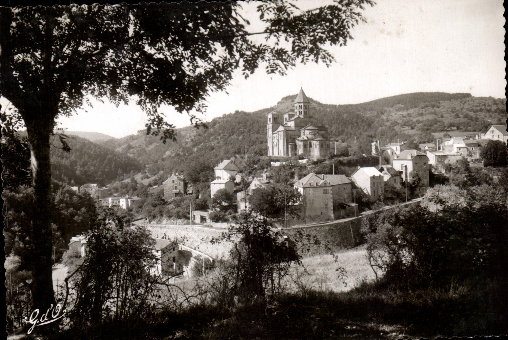 VINTAGE POSTCARD Stopping Dam D Auvergne