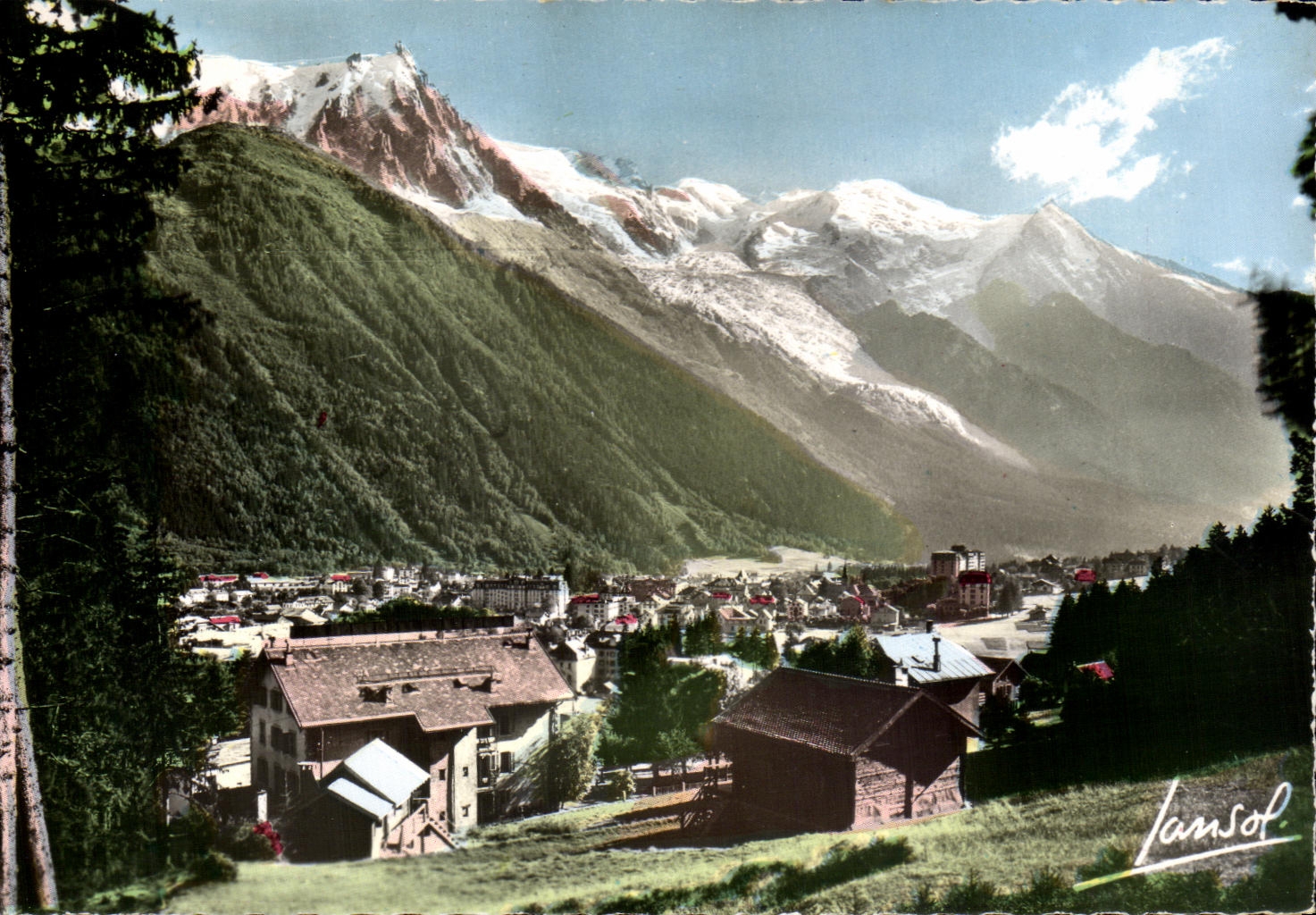 CPA Chamonix Vue Generale L Aiguille du Midi 