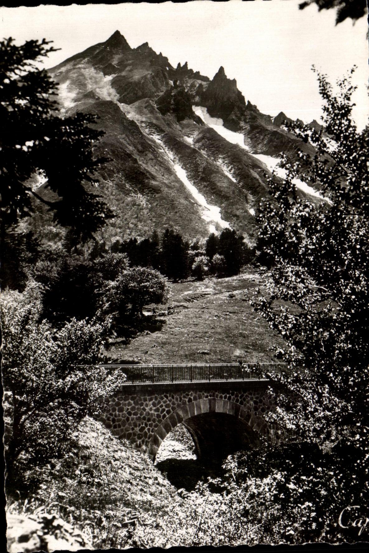 CPSM the Mount Gilds Seen Peak of the sancy
