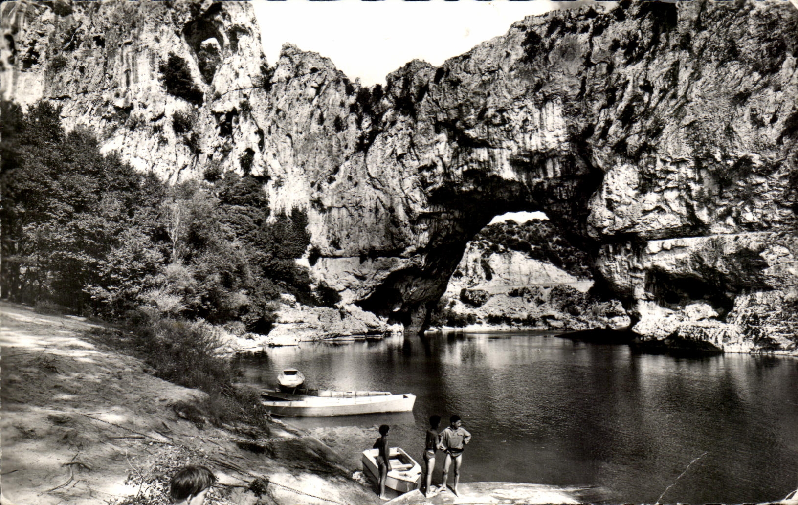 VINTAGE POSTCARD Landscapes Of Vivarais Falls Of L Ardeche To the bridge D Arc