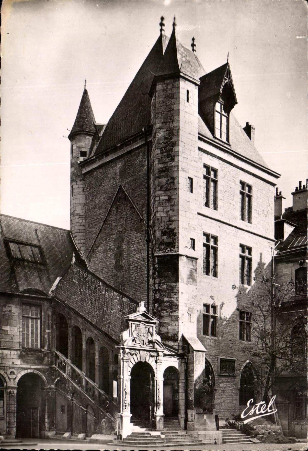 CPSM Dijon Palate of the Dukes of Bourgone Turn of Bar