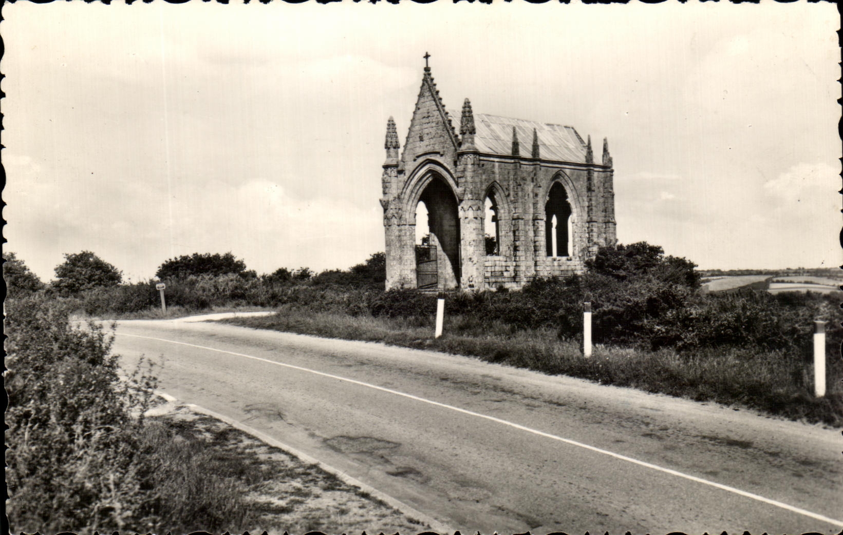 POSTAL de la VENDIMIA el montaje de las alondras La Chapelle