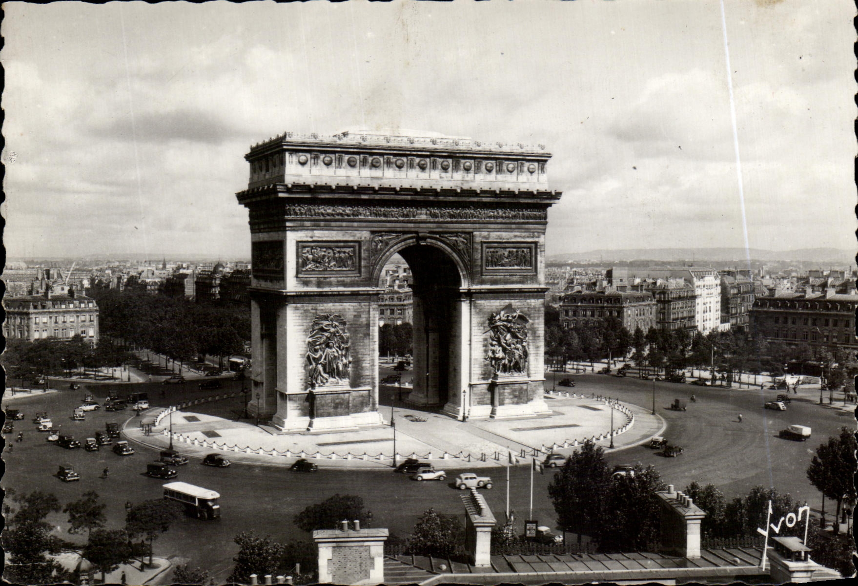 CPSM Paris L Arc Tricmphe et Place de L Etoile