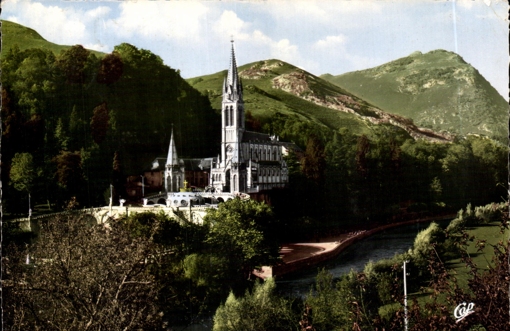 Heavy CPSM the Basilica and Gave