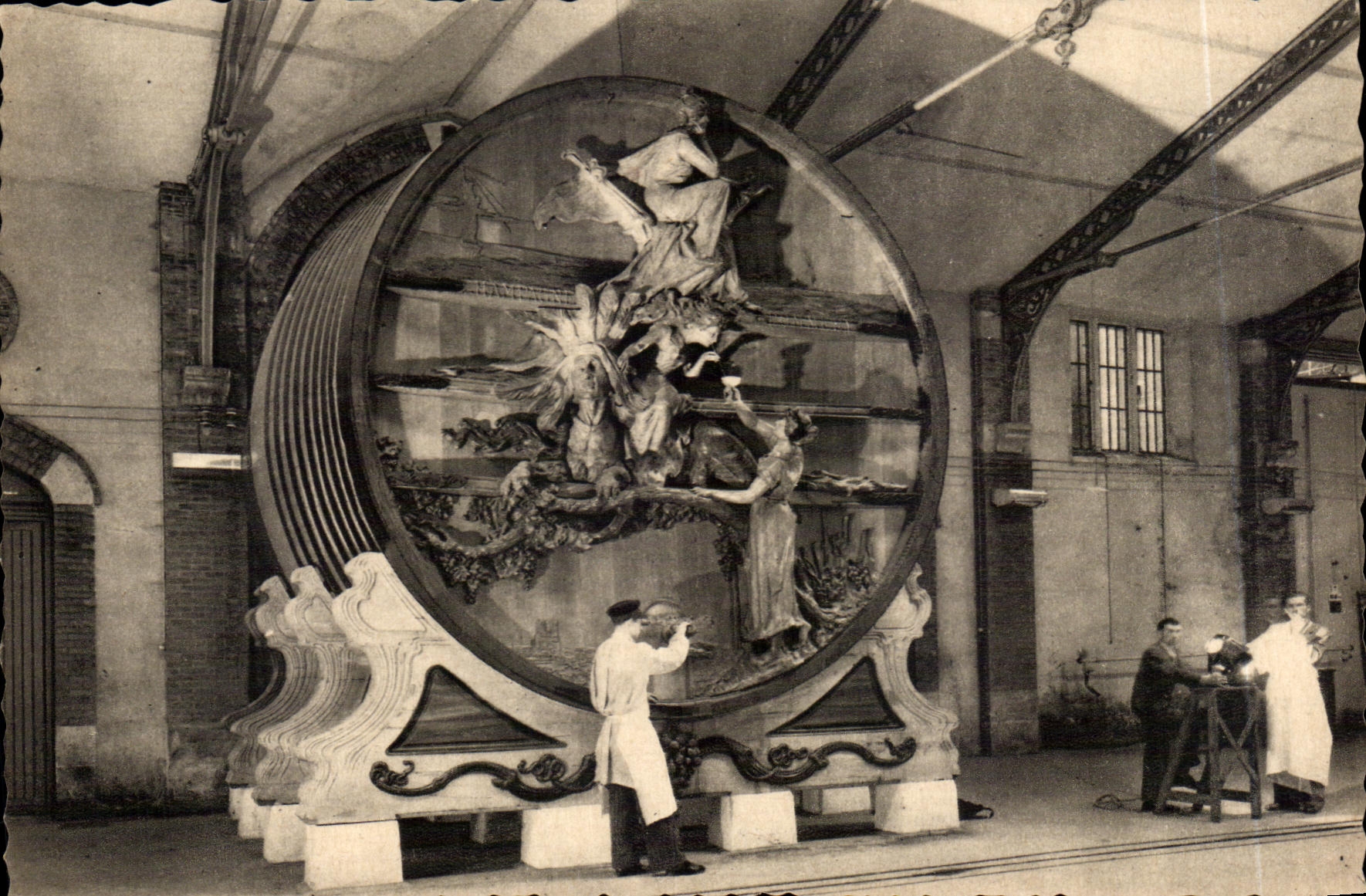 VINTAGE POSTCARD Rheims Champagne Pommery Greno Large the lightning