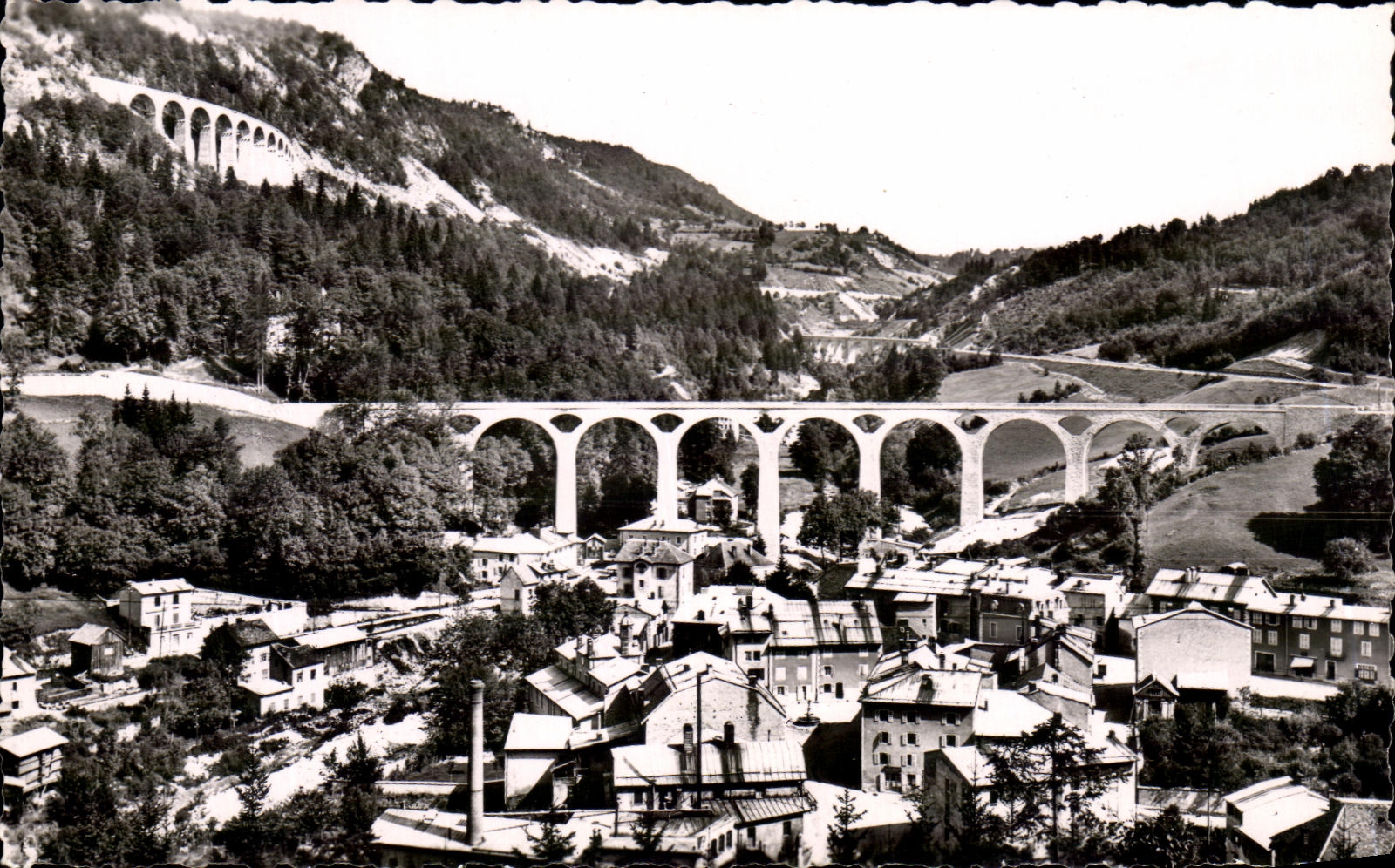 VINTAGE POSTCARD Morez On the White Road Paris Geneva Large Viaducts