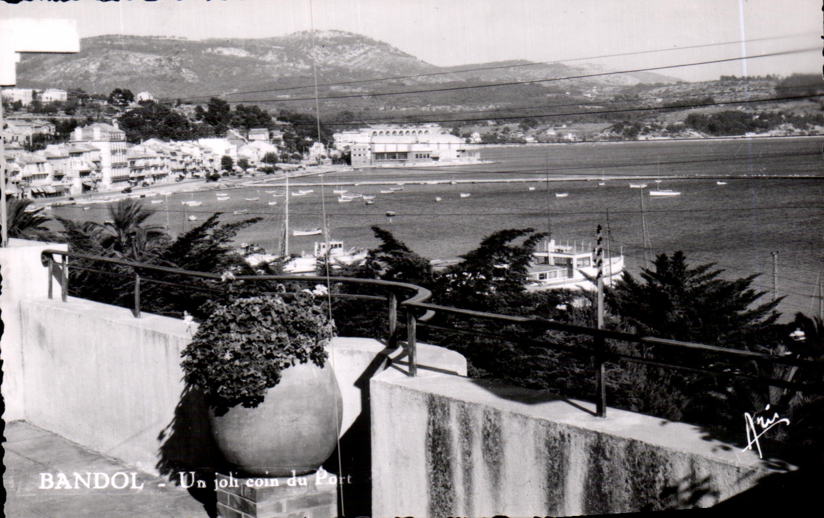 CPSM Bandol Un Joli coin du Port