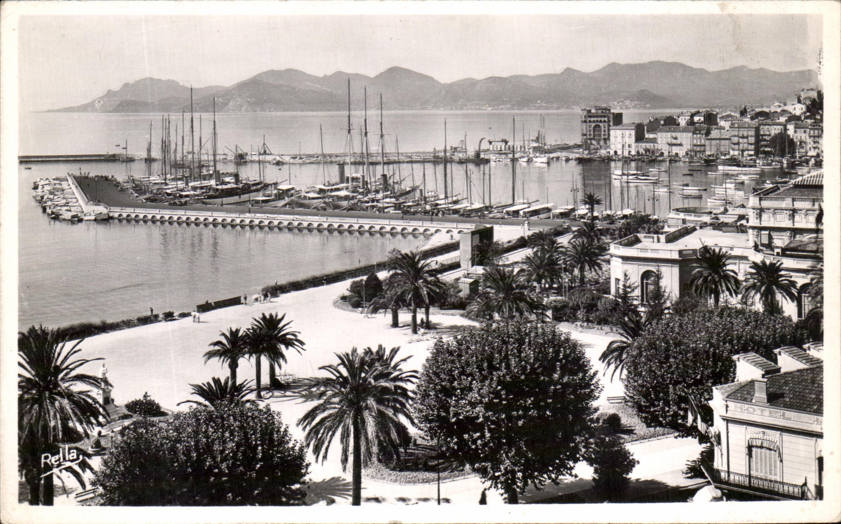 VINTAGE POSTCARD Cannes the Port and I Esterel Boats