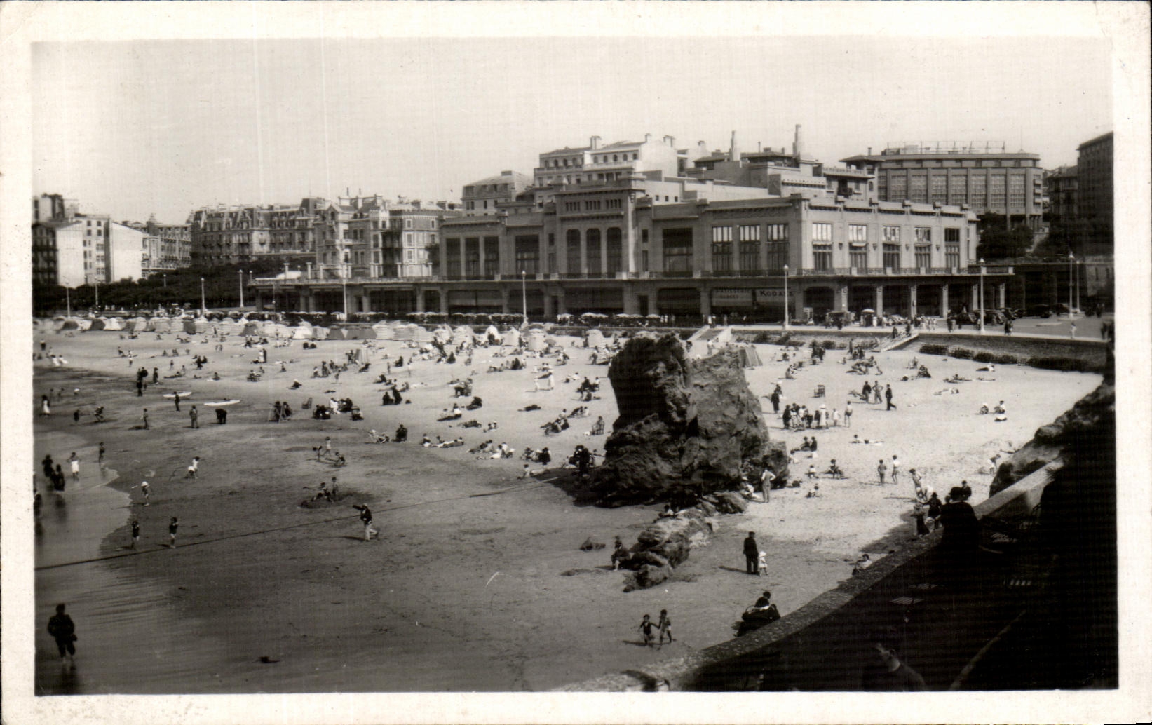 CPSM Biarritz La Plage et le Casino Municipal