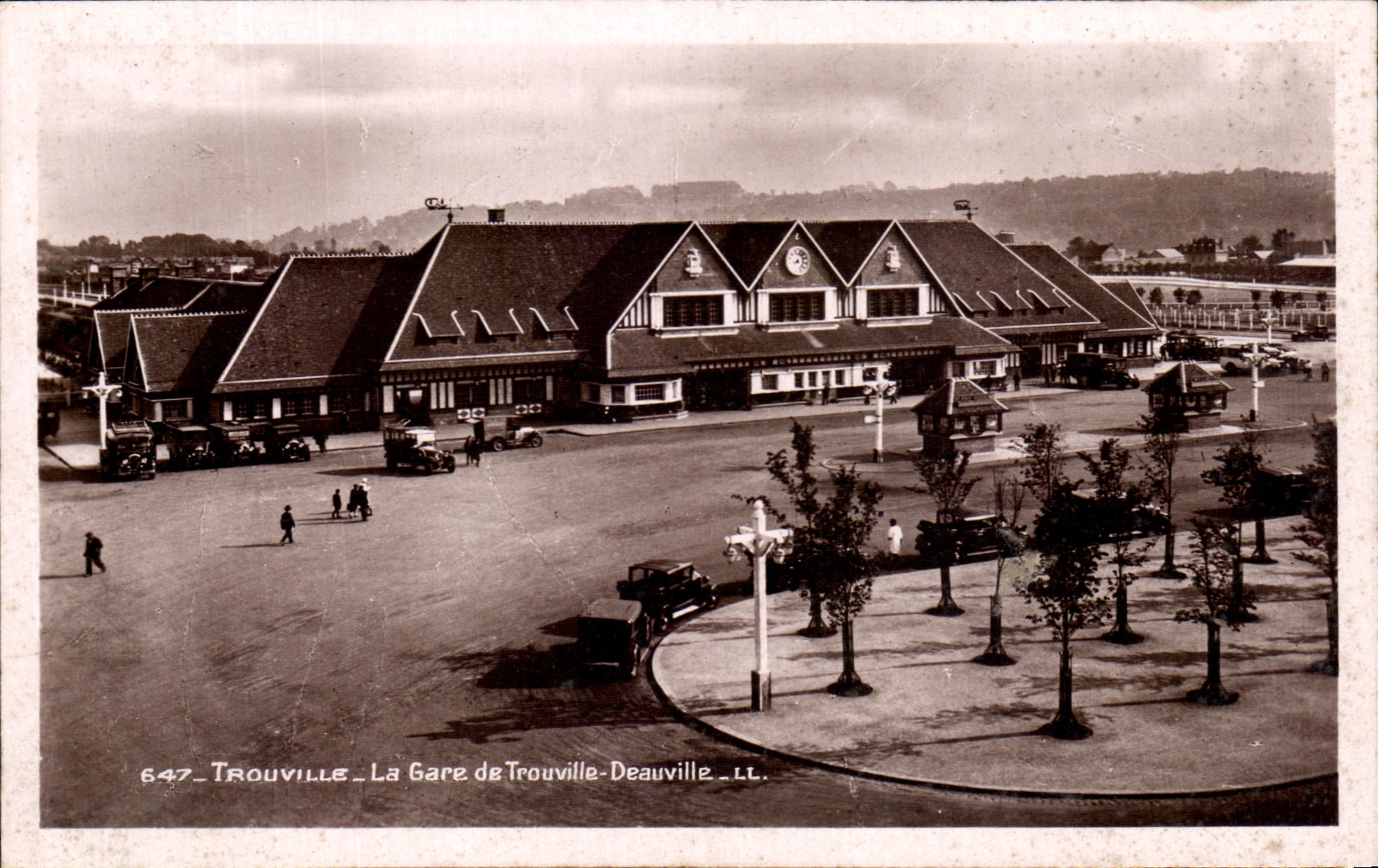 CPA Trouville La Gare de Trouville Deauville