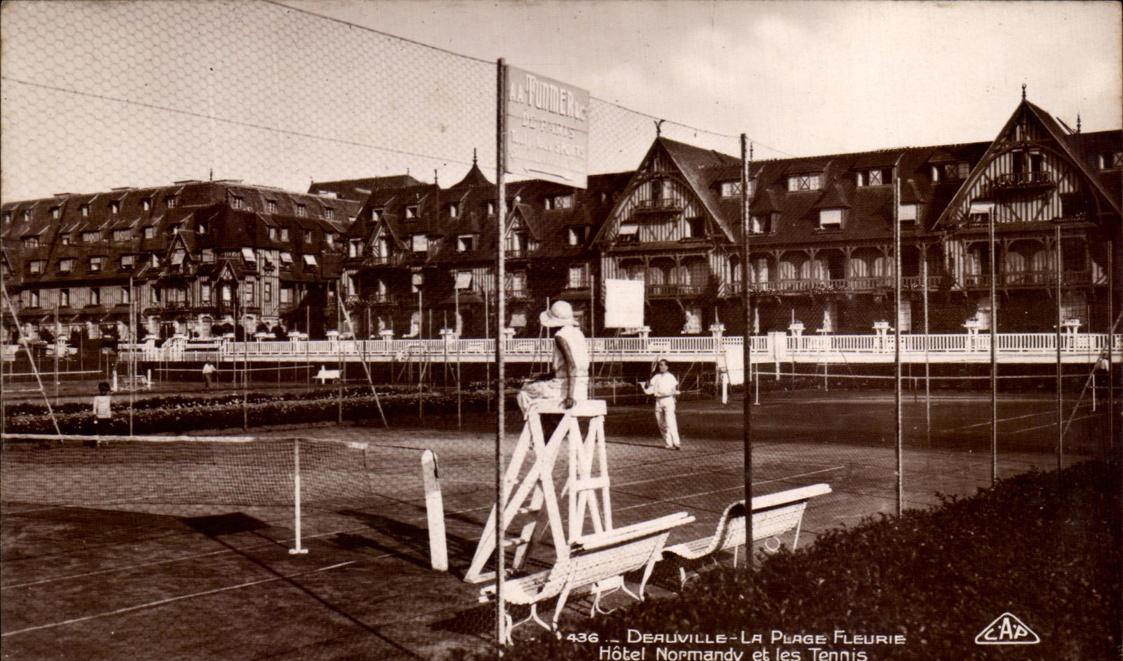 CPSM Deauville La Plage Fleurie Hotel Normandy et les Tennis