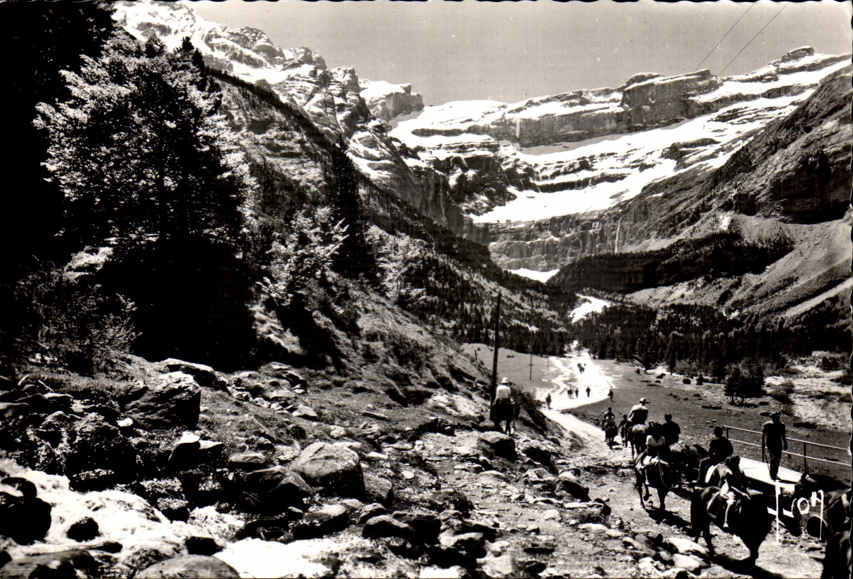 MODERN CARD the Circus De Gavarnie