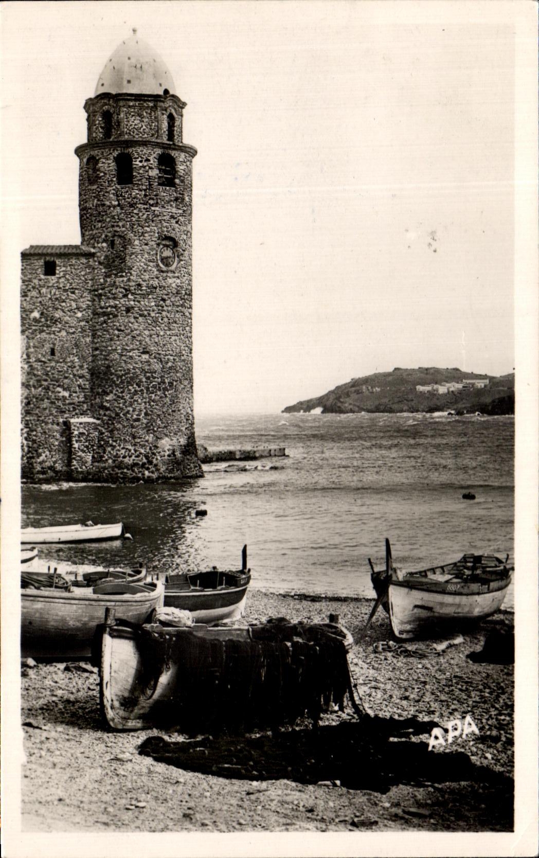 MODERN CARD Collioure the Bell tower Boat of sin