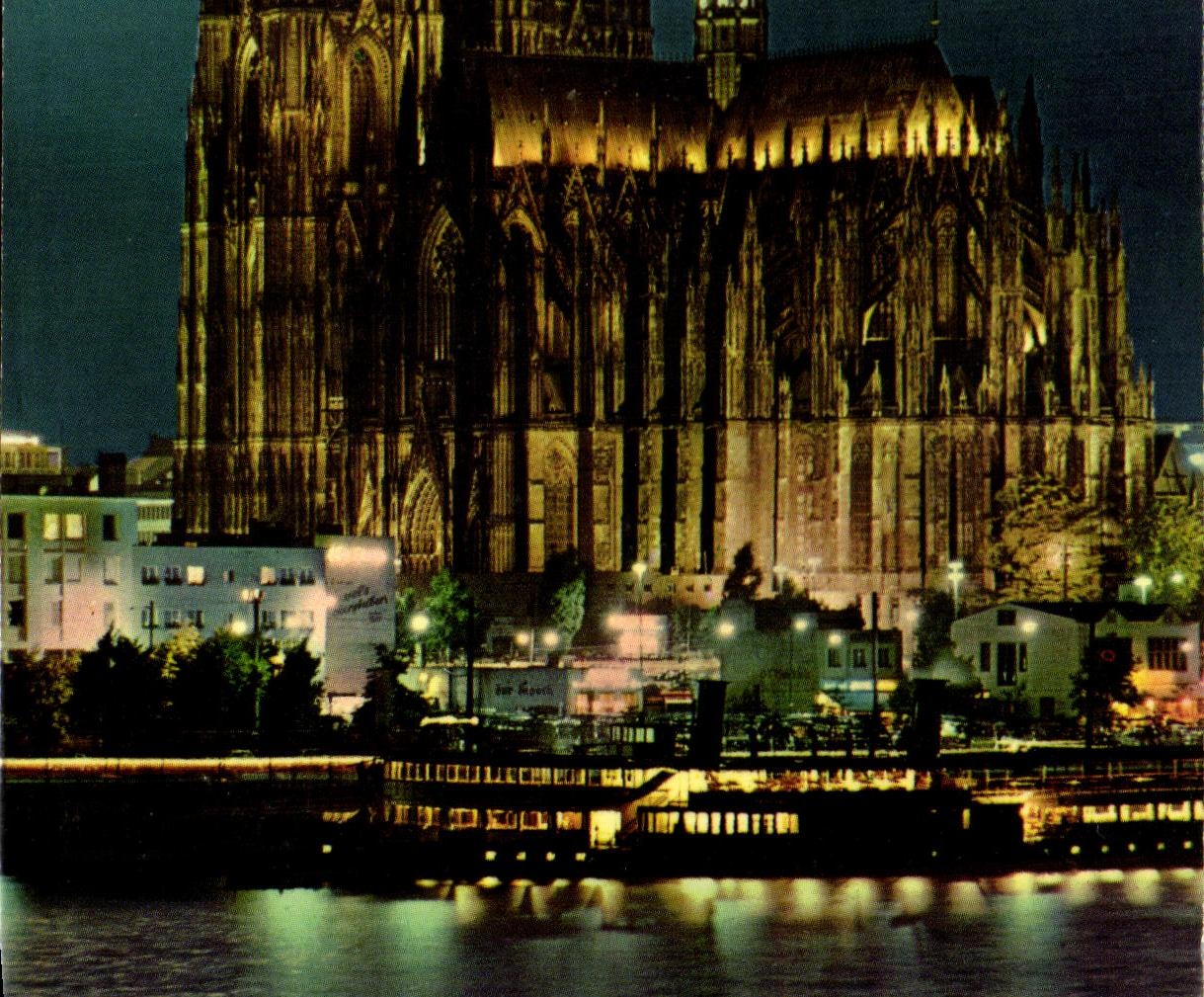 CPM Koln Am Rhein Dom und Rheinufer