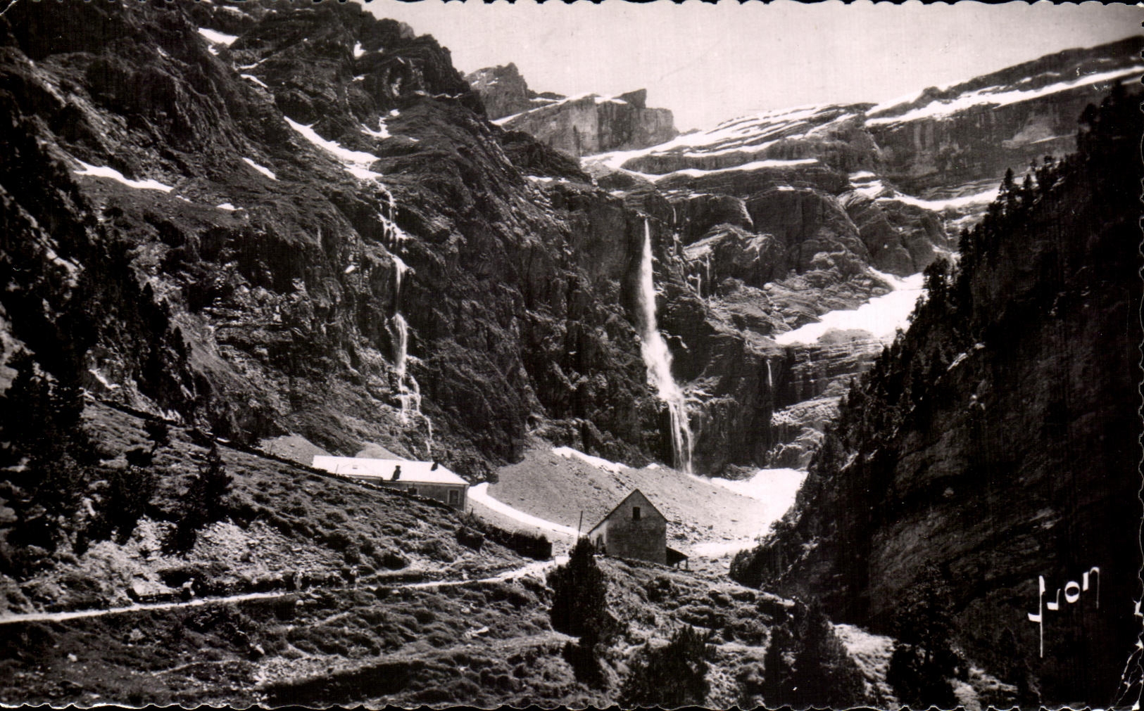 MODERN CARD Circus De Gavarnie L Entered and L Hotel of the Circus