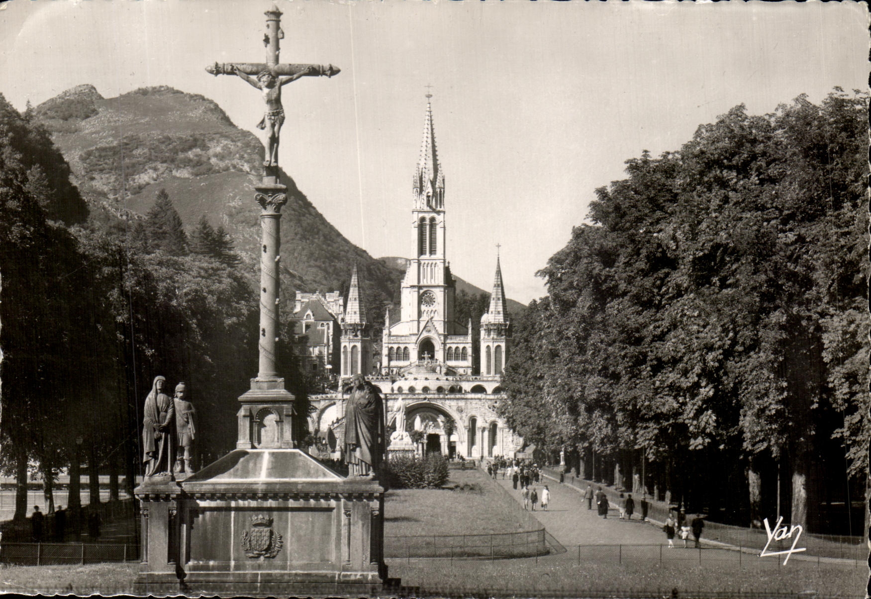 Heavy CPMA the Basilica And Breton Calvoire
