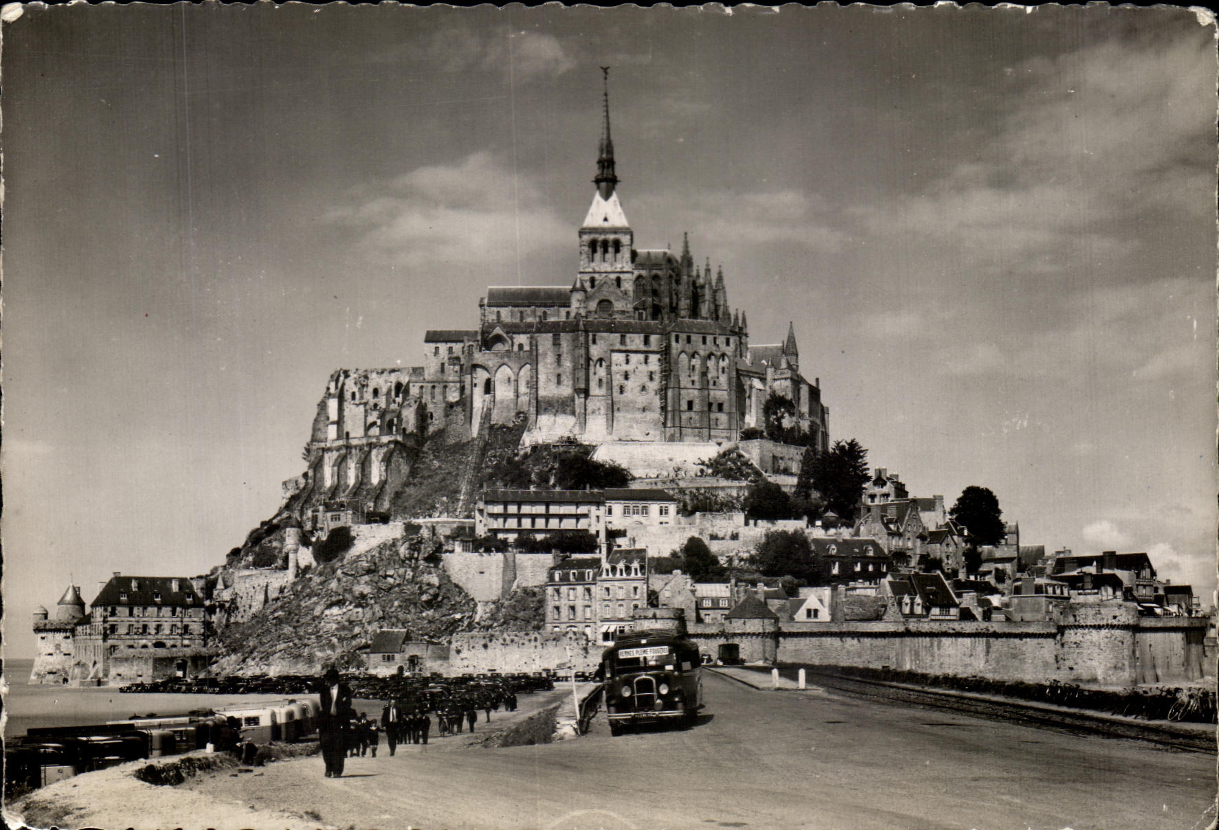 MODERN CARD Mount St Michel the Passage