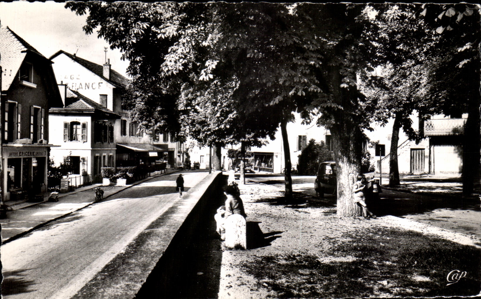 Holy CPSM Julien In Genevese Promenanade And L Hotel of France