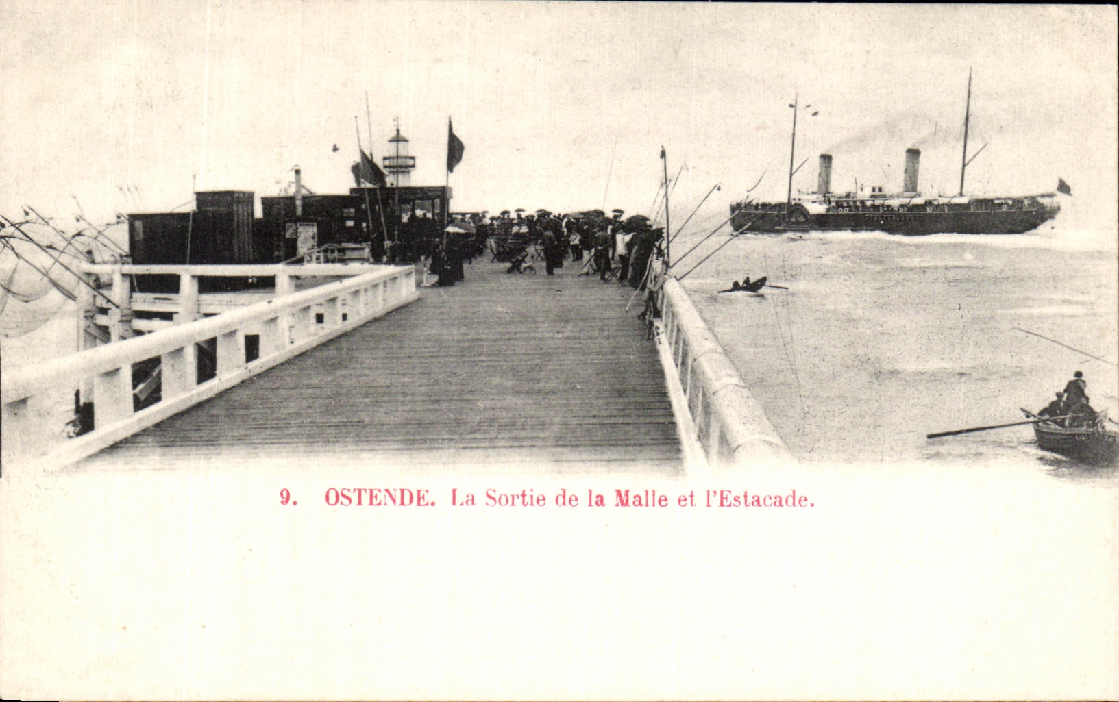 CPA Ostende La Sortie de La Malle et L estacade Bateau