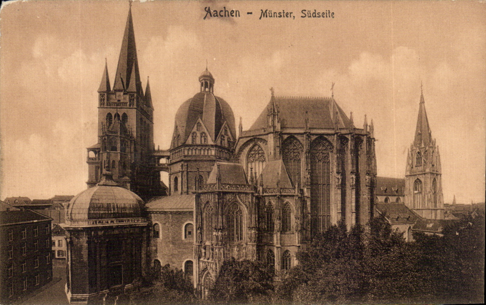 VINTAGE POSTCARD Aachen Munster Sudseite