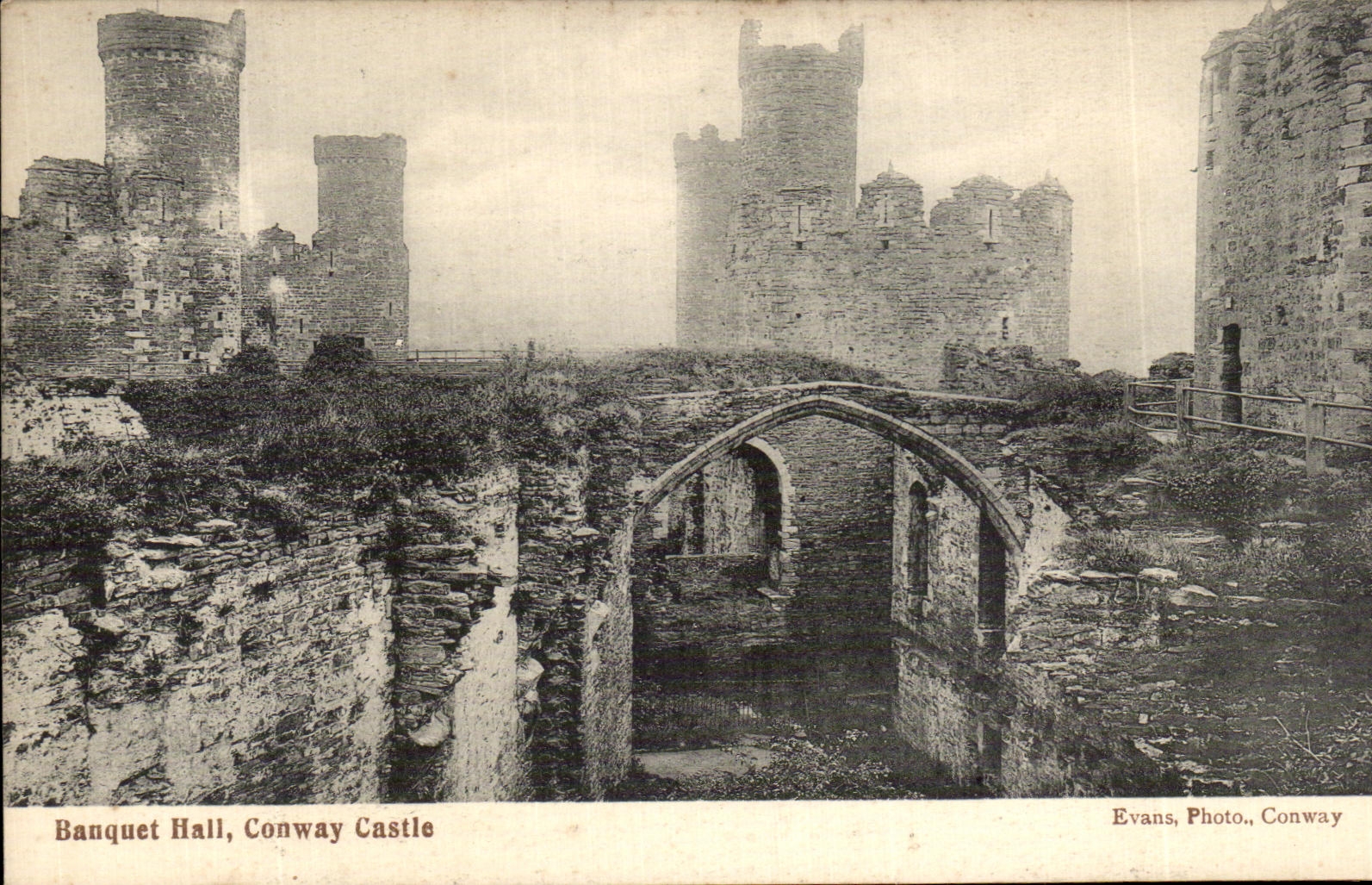 VINTAGE POSTCARD Banquet Hall Conway Castle