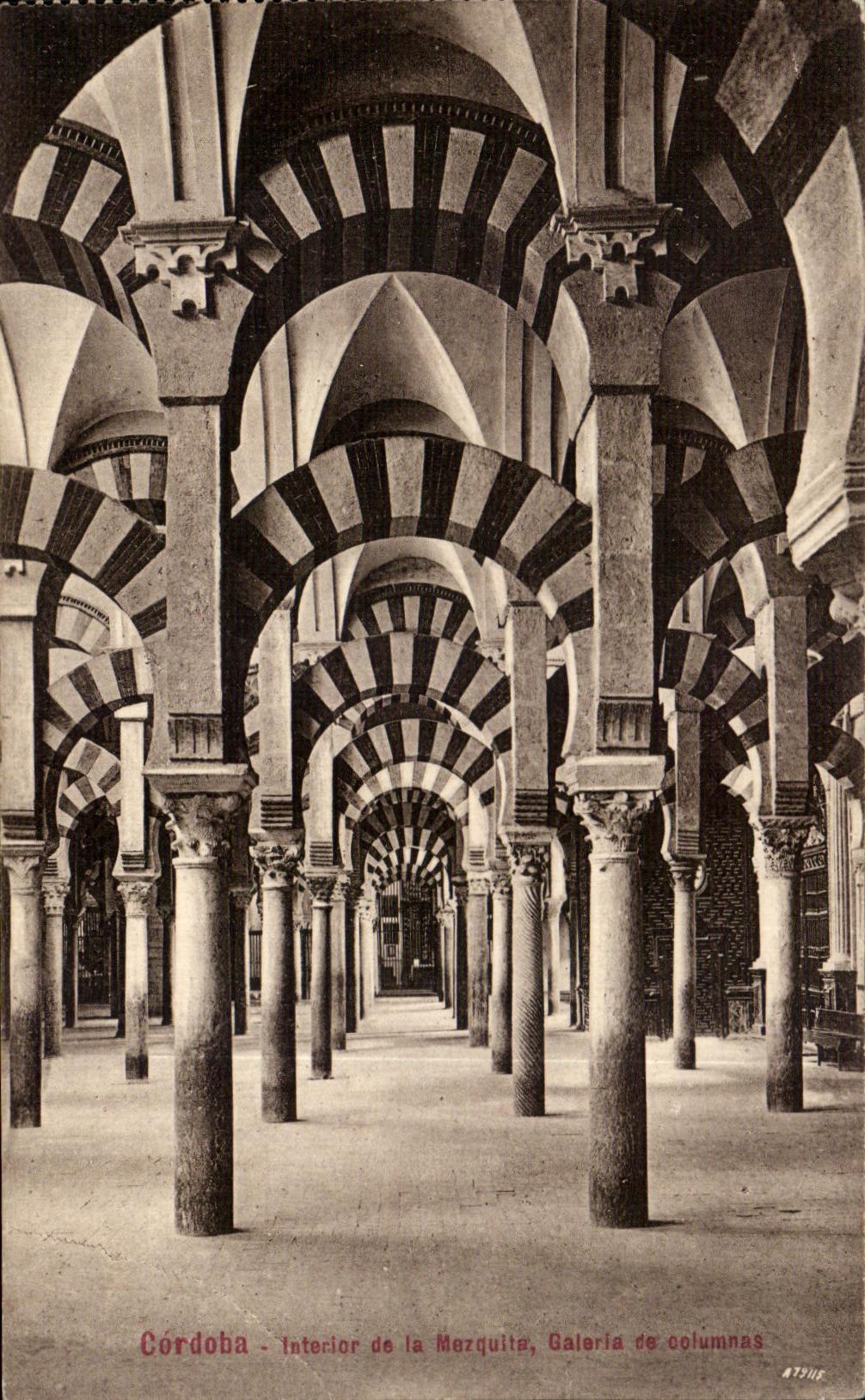 POSTAL Cordoba Interier de la VENDIMIA de Mezquita Galeria de columnas