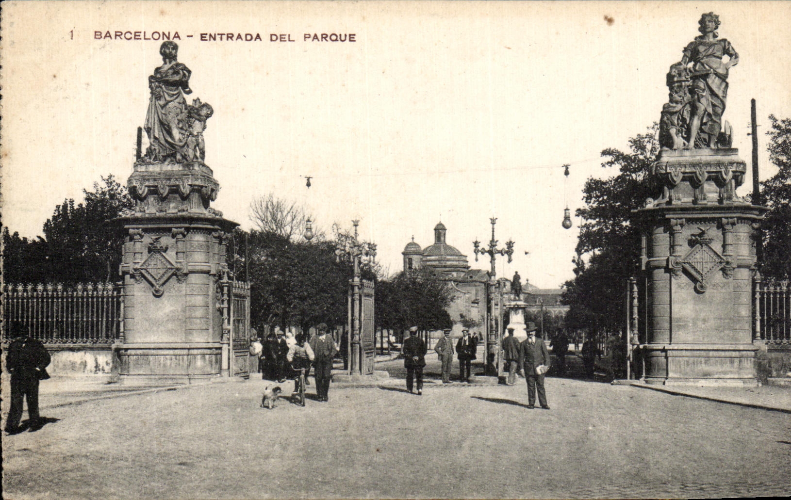 VINTAGE POSTCARD Barcelona Entrada LED Parks