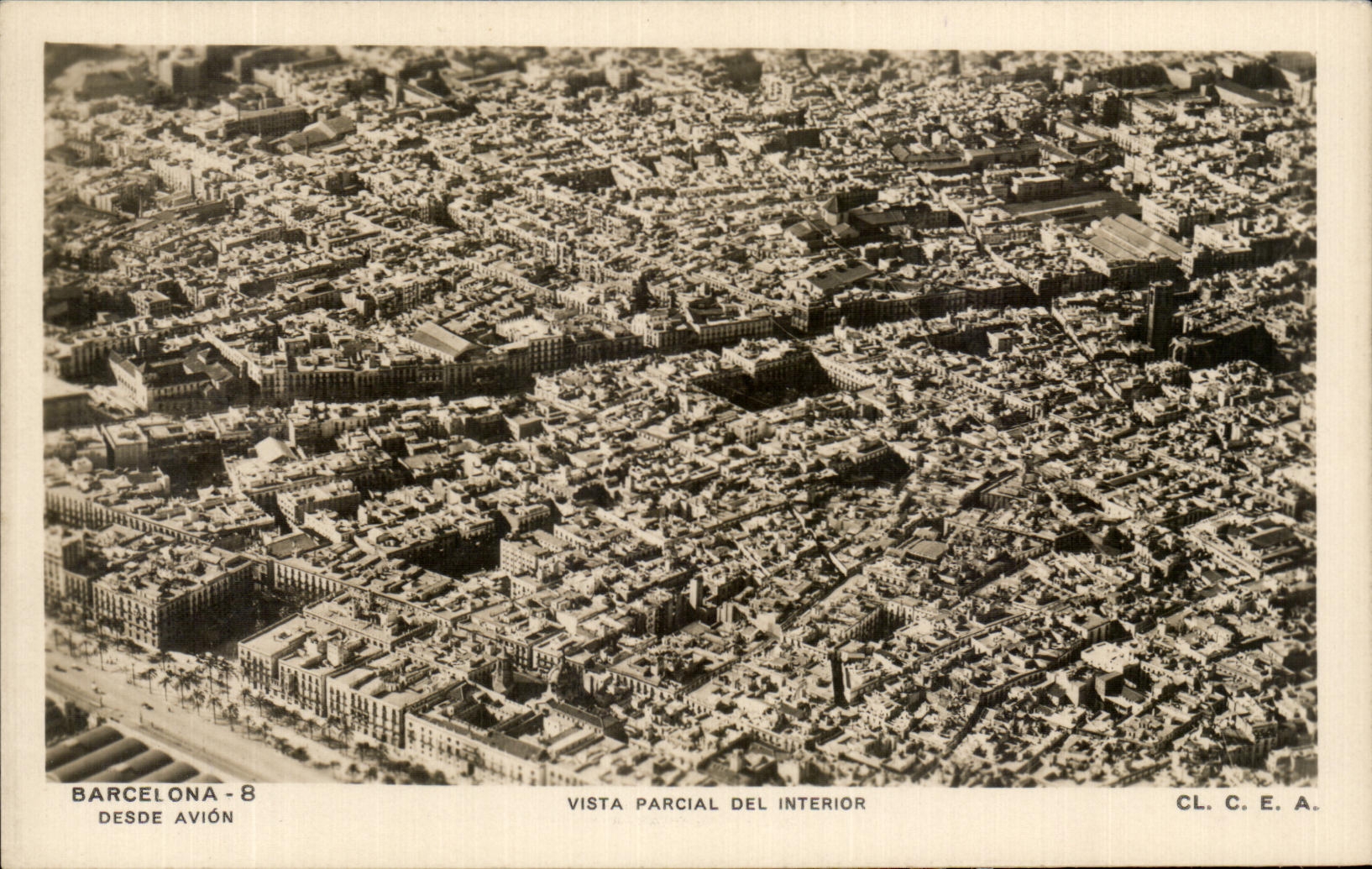 VINTAGE POSTCARD Barcelona Vista Parcial Del Interior