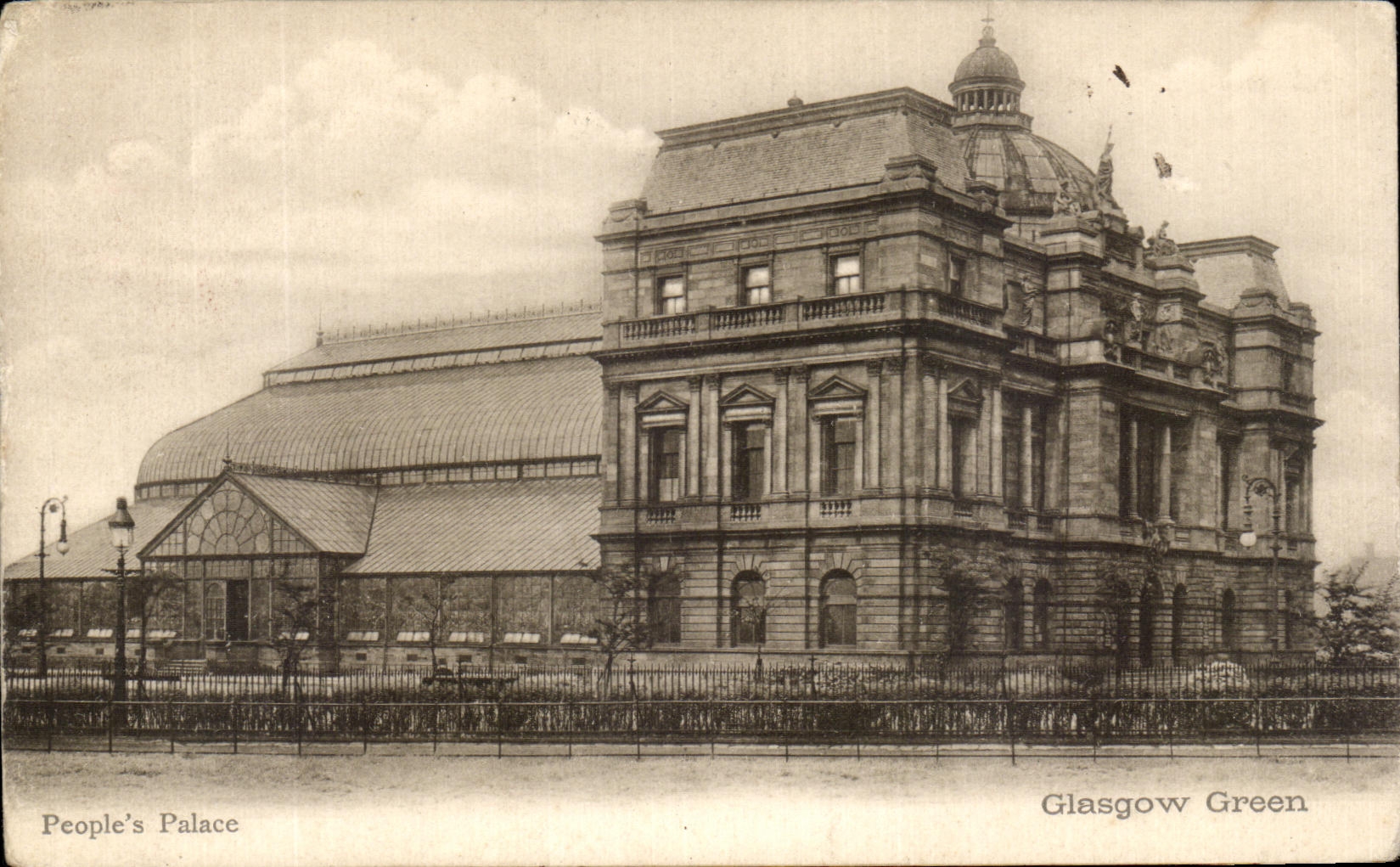 VINTAGE POSTCARD Glasgow Green People S De luxe hotel