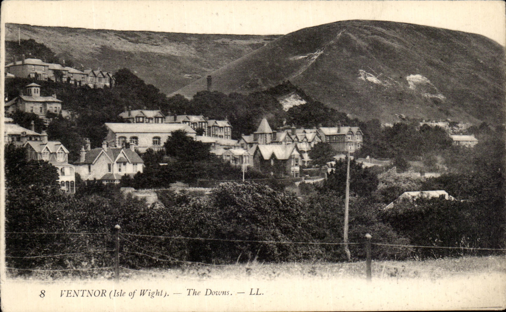 VINTAGE POSTCARD Ventnor The Downs